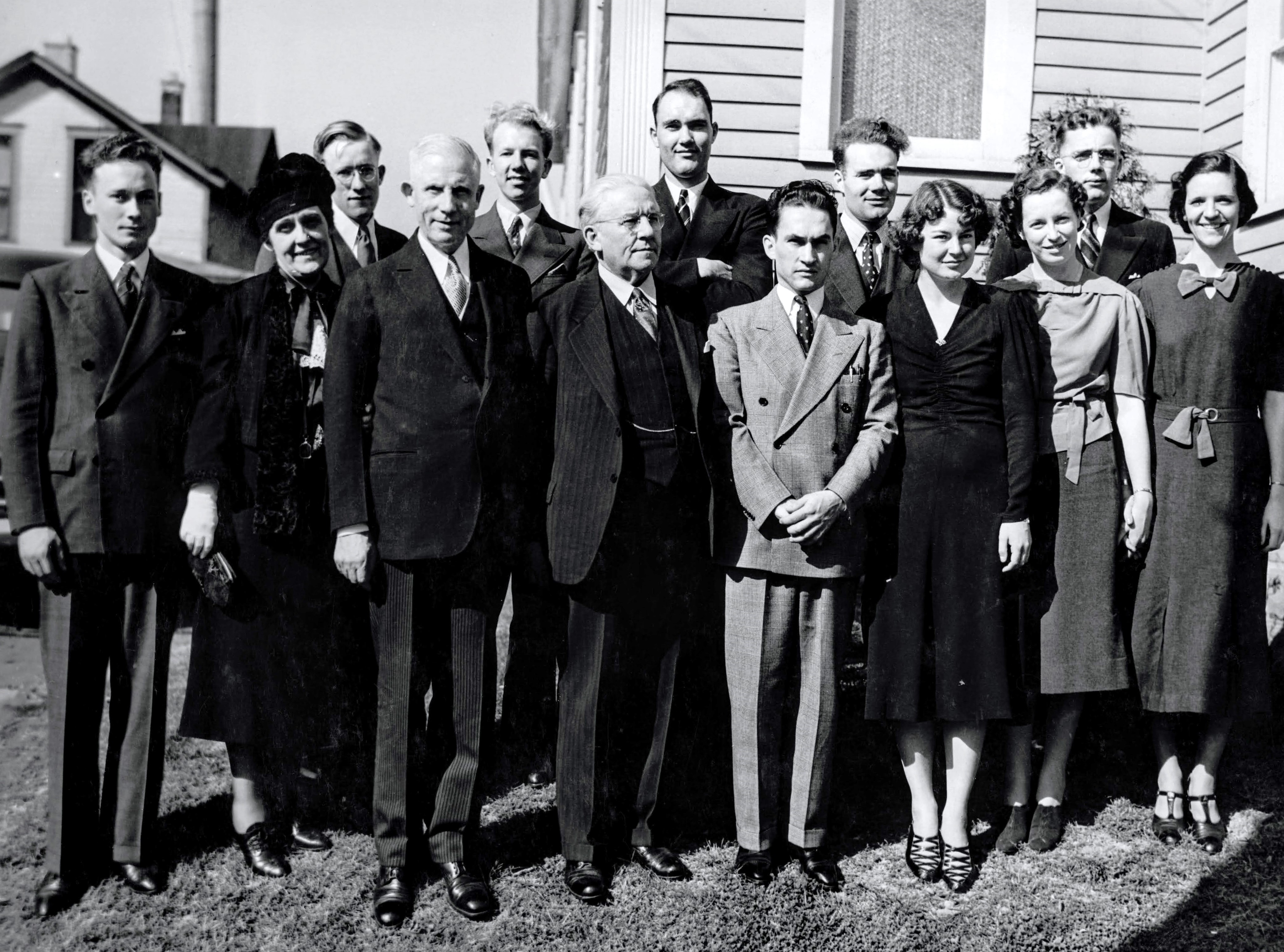 Elder Melvin J. Ballard, President Evans and Missionaries,  1938 October